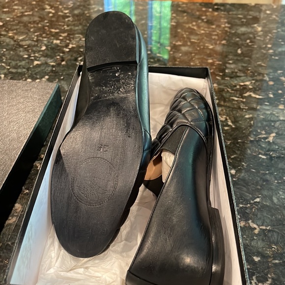 Authentic Chanel Mocassins Loafers. I recently had the soles resoled, size 39.5. - Picture 3 of 4